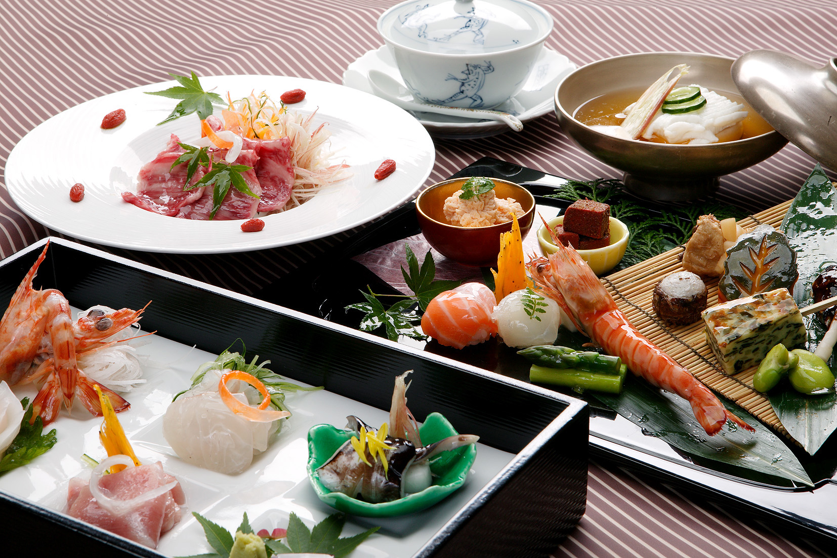 A５ランク極上近江牛しゃぶしゃぶ・すき焼き